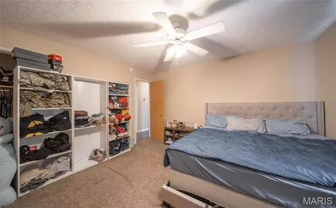 Bedroom - 24010 Turtle Ln, Saint Robert, MO 65584 photo 2 of 4