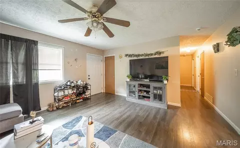 Entry Way - 24010 Turtle Ln, Saint Robert, MO 65584 photo 1 of 5