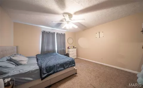 Bedroom - 24010 Turtle Ln, Saint Robert, MO 65584 photo 1 of 4