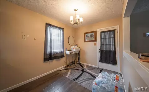 Entry Way - 24010 Turtle Ln, Saint Robert, MO 65584 photo 5 of 5