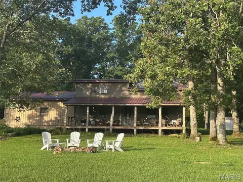 31 Sunset Ln, Steelville, MO 65565