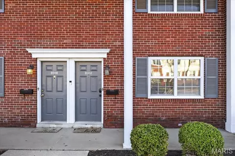 8912 N Swan Cir, Brentwood, MO 63144
