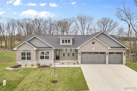 629 Glendale Dr, Troy, IL 62294