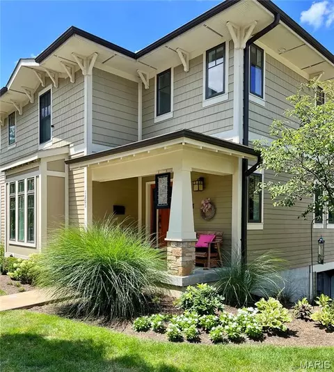 1303 Childress Ave, Saint Louis, MO 63139