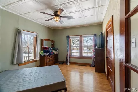Bedroom - 659 E Pine St, Bourbon, MO 65441 photo 1 of 3