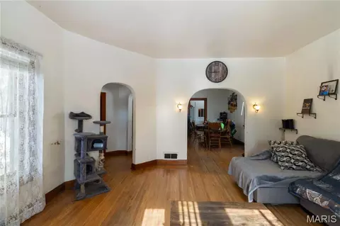 Entry Way - 659 E Pine St, Bourbon, MO 65441 photo 1 of 1