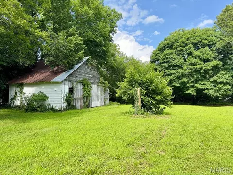 Exterior - 659 E Pine St, Bourbon, MO 65441 photo 8 of 10