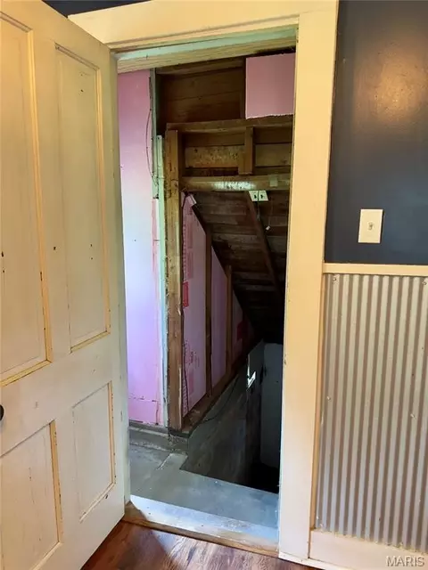 Entry Way - 659 E Pine St, Bourbon, MO 65441 photo 3 of 3