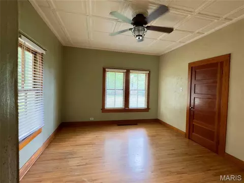 Living - 659 E Pine St, Bourbon, MO 65441 photo 1 of 6