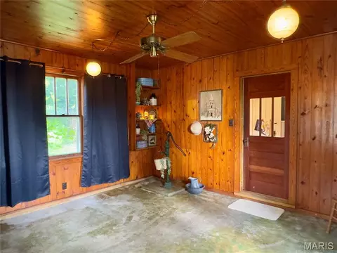 Exterior - 659 E Pine St, Bourbon, MO 65441 photo 6 of 10