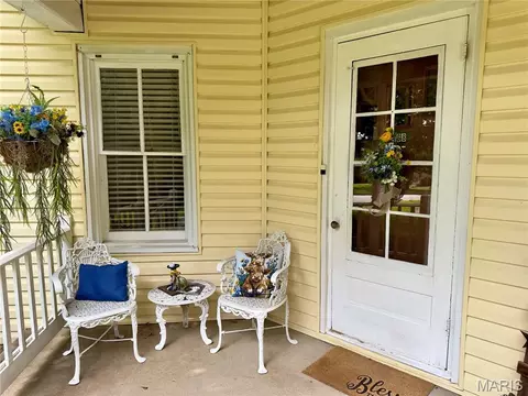 Exterior - 659 E Pine St, Bourbon, MO 65441 photo 5 of 10