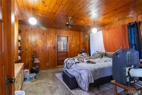 Bedroom - 659 E Pine St, Bourbon, MO 65441 photo 3 of 3