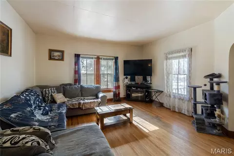Living - 659 E Pine St, Bourbon, MO 65441 photo 1 of 1