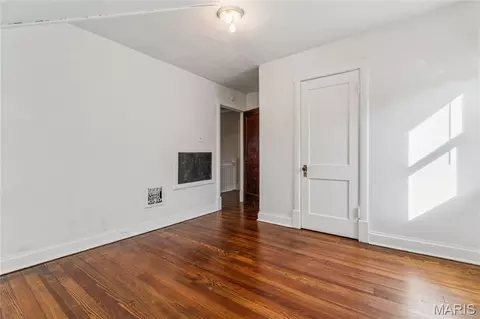 Bedroom - 6652 Hancock Ave, Saint Louis, MO 63139 photo 5 of 7