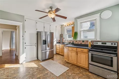 Kitchen - 6652 Hancock Ave, Saint Louis, MO 63139 photo 2 of 3
