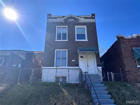 3829 S Compton Ave, Saint Louis, MO 63118