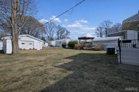 Exterior - 5701 Arthur Ave, Saint Louis, MO 63139 photo 2 of 5