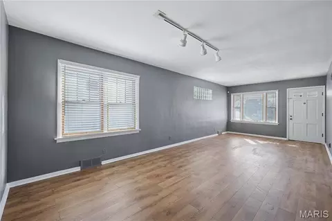 Living - 5701 Arthur Ave, Saint Louis, MO 63139 photo 1 of 5