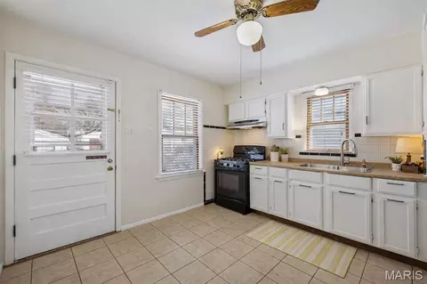 Kitchen - 5701 Arthur Ave, Saint Louis, MO 63139 photo 1 of 2