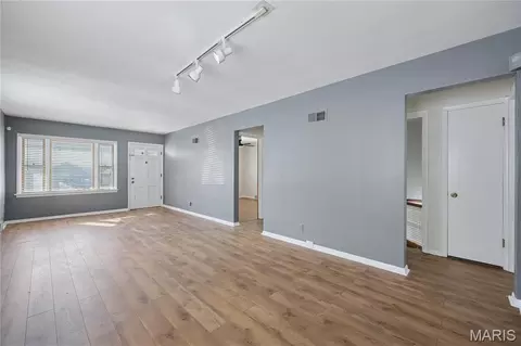 Living - 5701 Arthur Ave, Saint Louis, MO 63139 photo 3 of 5