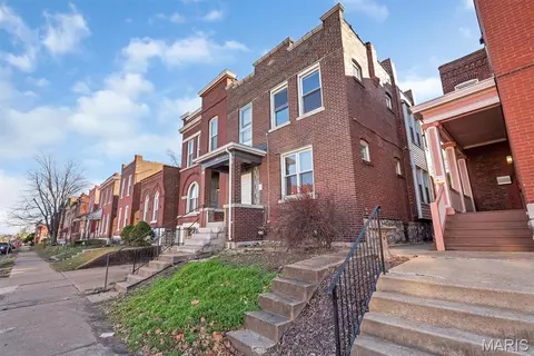 3442 Chippewa St, Saint Louis, MO 63118
