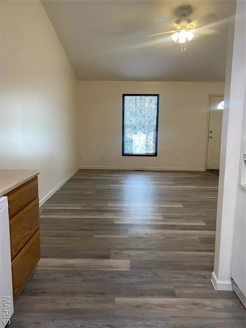 Living - 2300 Willows Ct, Washington, MO 63090 photo 2 of 5