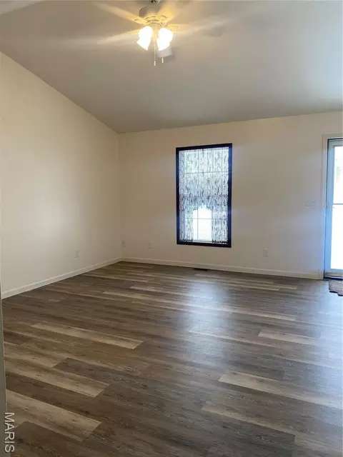 Living - 2300 Willows Ct, Washington, MO 63090 photo 3 of 5