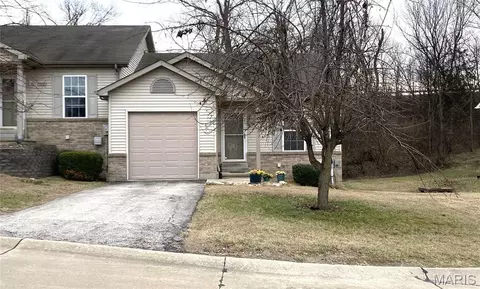 2300 Willows Ct, Washington, MO 63090