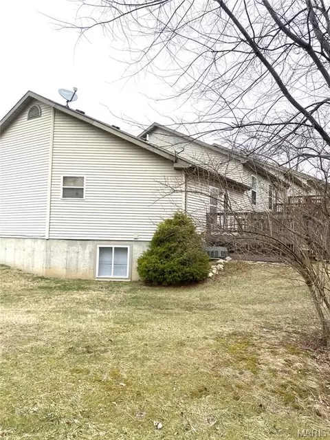 Exterior - 2300 Willows Ct, Washington, MO 63090 photo 4 of 6