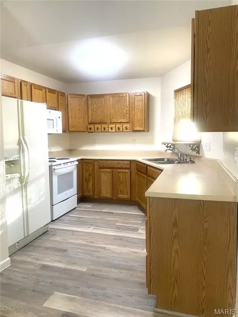 Kitchen - 2300 Willows Ct, Washington, MO 63090 photo 2 of 3