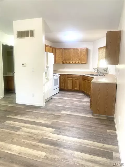 Kitchen - 2300 Willows Ct, Washington, MO 63090 photo 1 of 3