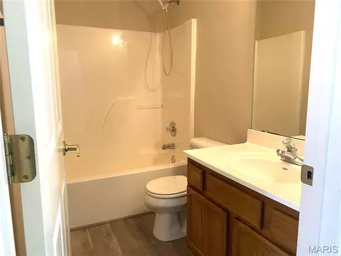 Bath - 2300 Willows Ct, Washington, MO 63090 photo 1 of 3