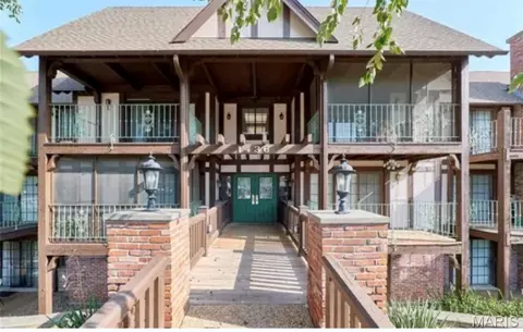 1436 Heritage Lndg #108, Saint Charles, MO 63303
