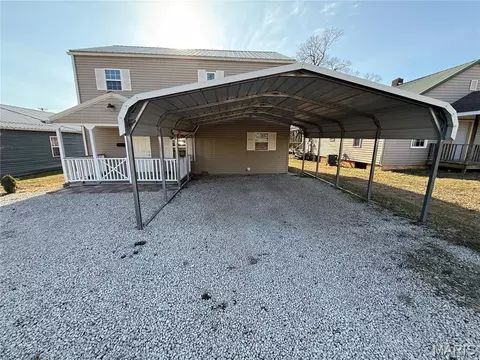 609 Raymond St, Potosi, MO 63664