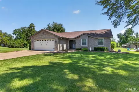 2042 Saint Paul Rd, O'fallon, MO 63366