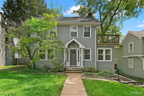 324 Stark Ct, Webster Groves, MO 63119