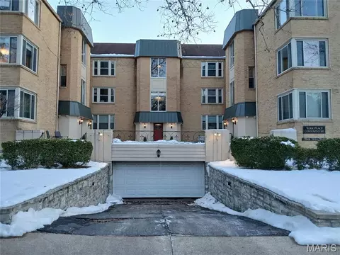 7544 York Dr #B, Clayton, MO 63105