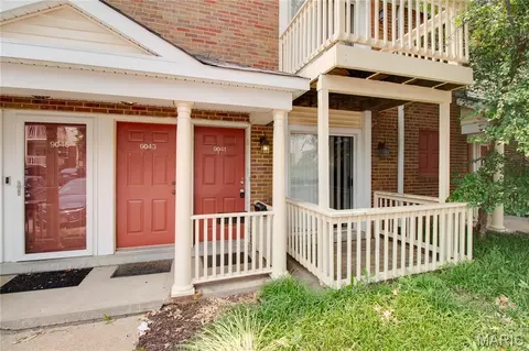 9041 N Swan Cir, Brentwood, MO 63144