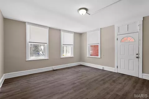 Living - 3721 S Compton Ave, Saint Louis, MO 63118 photo 2 of 5