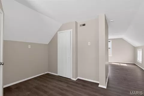 Entry Way - 3721 S Compton Ave, Saint Louis, MO 63118 photo 5 of 5