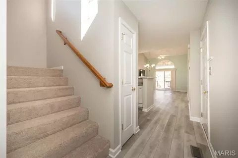Entry Way - 6827 Eagles Landing Ct, Pacific, MO 63069 photo 1 of 1