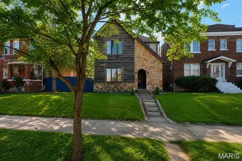 612 Bates St, Saint Louis, MO 63111
