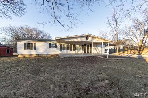 33 Civey Blvd, Bixby, MO 65439