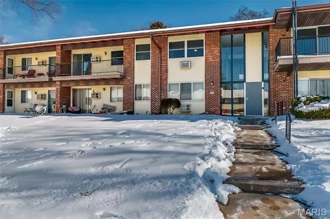 7604 Hazelcrest Dr #E, Hazelwood, MO 63042