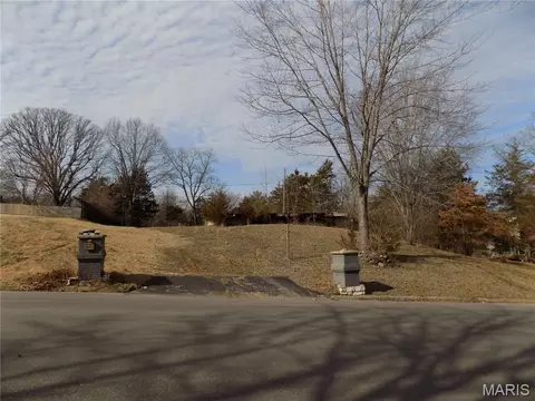 1102 Sycamore Dr, Rolla, MO 65401