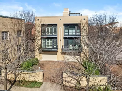 4445 Olive St, Saint Louis, MO 63108