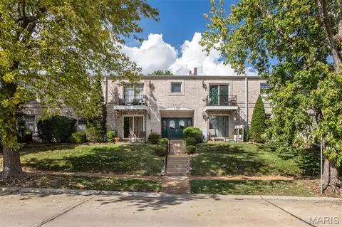 4347 Chateau De Ville Dr #G, Saint Louis, MO 63129