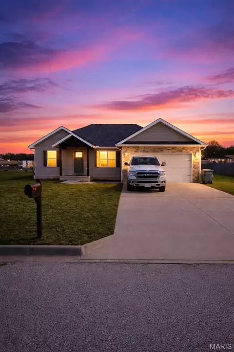 270 Velma Dr, Seymour, MO 65746