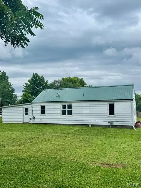 320 W Elm St, Palmyra, MO 63461