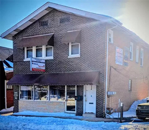 8206 Gravois Rd, Saint Louis, MO 63123